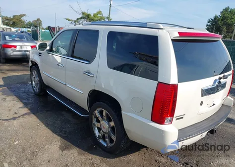 2011 Cadillac Escalade Luxury z USA, uszkodzony, nr VIN 1GYS4BEF0BR368855
